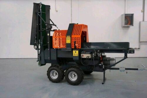 Stor vedmaskin på 30 Ton