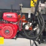 Denna vedmaskin drivs av en 15hk Lifan Bensinmotor