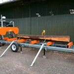 Sågverk monterad på trailer för att kunna flytta lätt