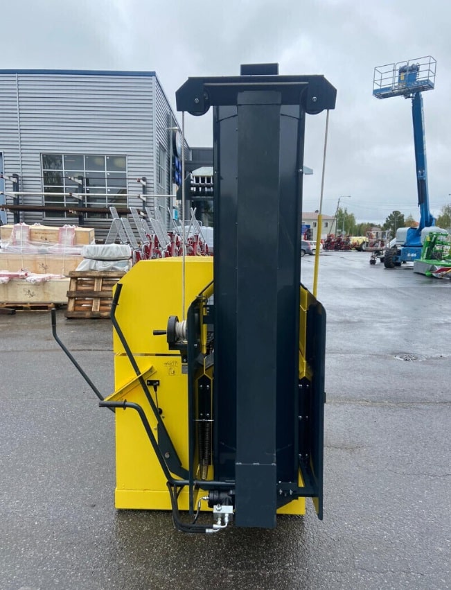 Regon R2 vedmaskin sedd från sidan.